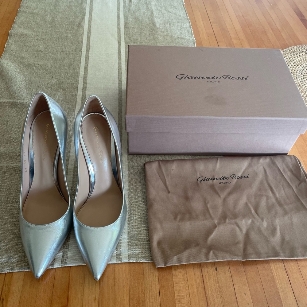 Gianvito Rossi 105 silver pump